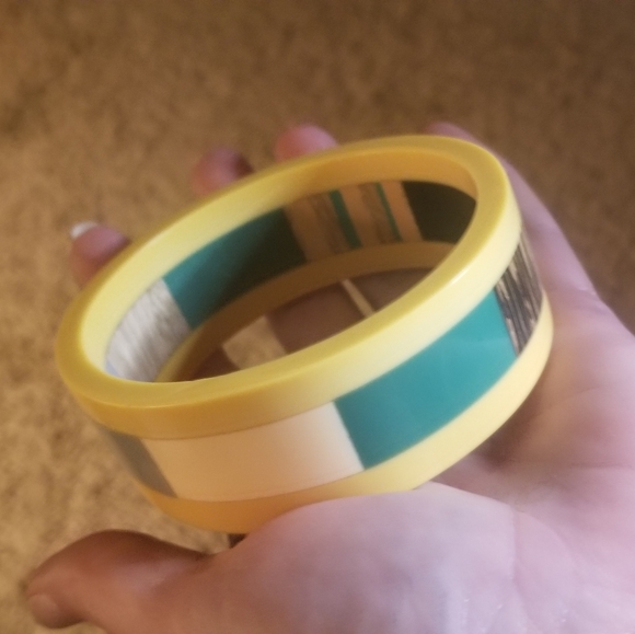 Vtg Lucite Bangle Bracelet Mustard Yellow Wooden Multi Color Block Retro Boho 1" - Picture 11 of 13